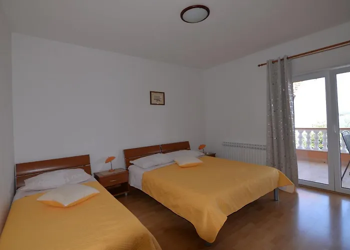 By The Sea Tkon, Pasman - 16589 *