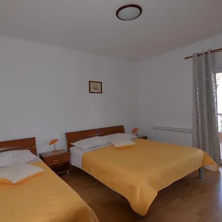 By The Sea Tkon, Pasman - 16589 *